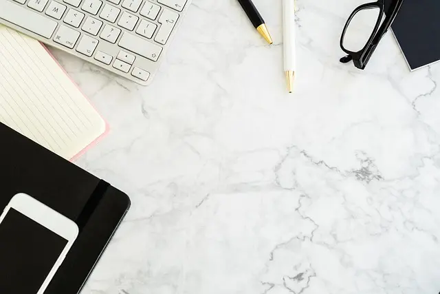 Comment améliorer votre posture au bureau pour éviter les douleurs